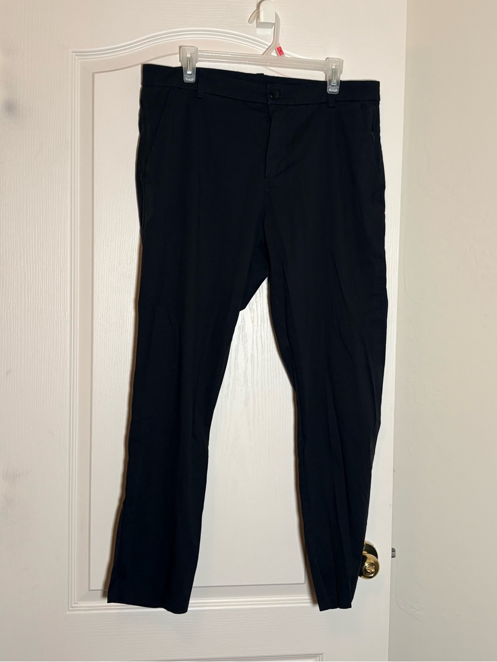 Lululemon Commission Pant Classic *Swift Cotton 34". Excellent condition.